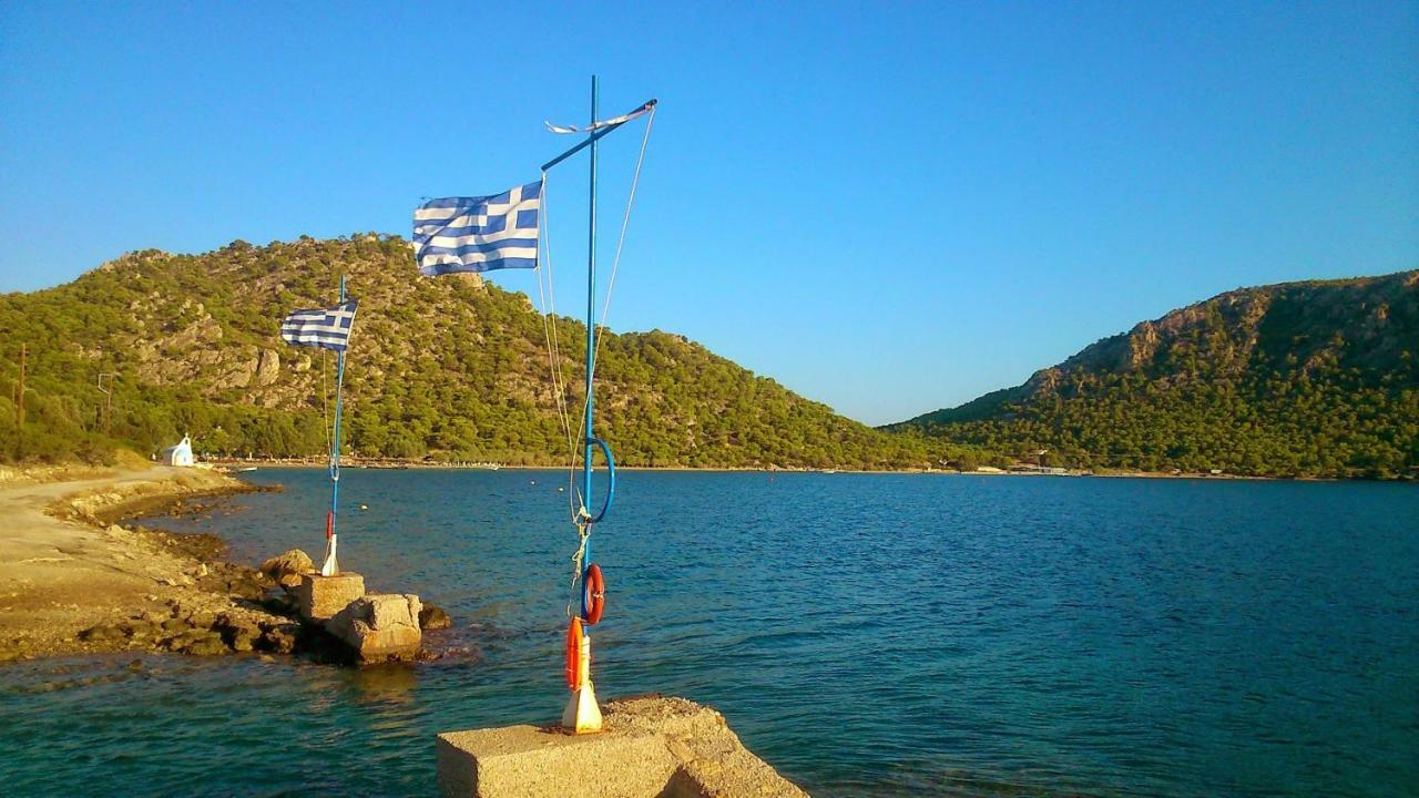 Beautiful House By The Sea,Loutraki Skaloma. Villa Exteriör bild
