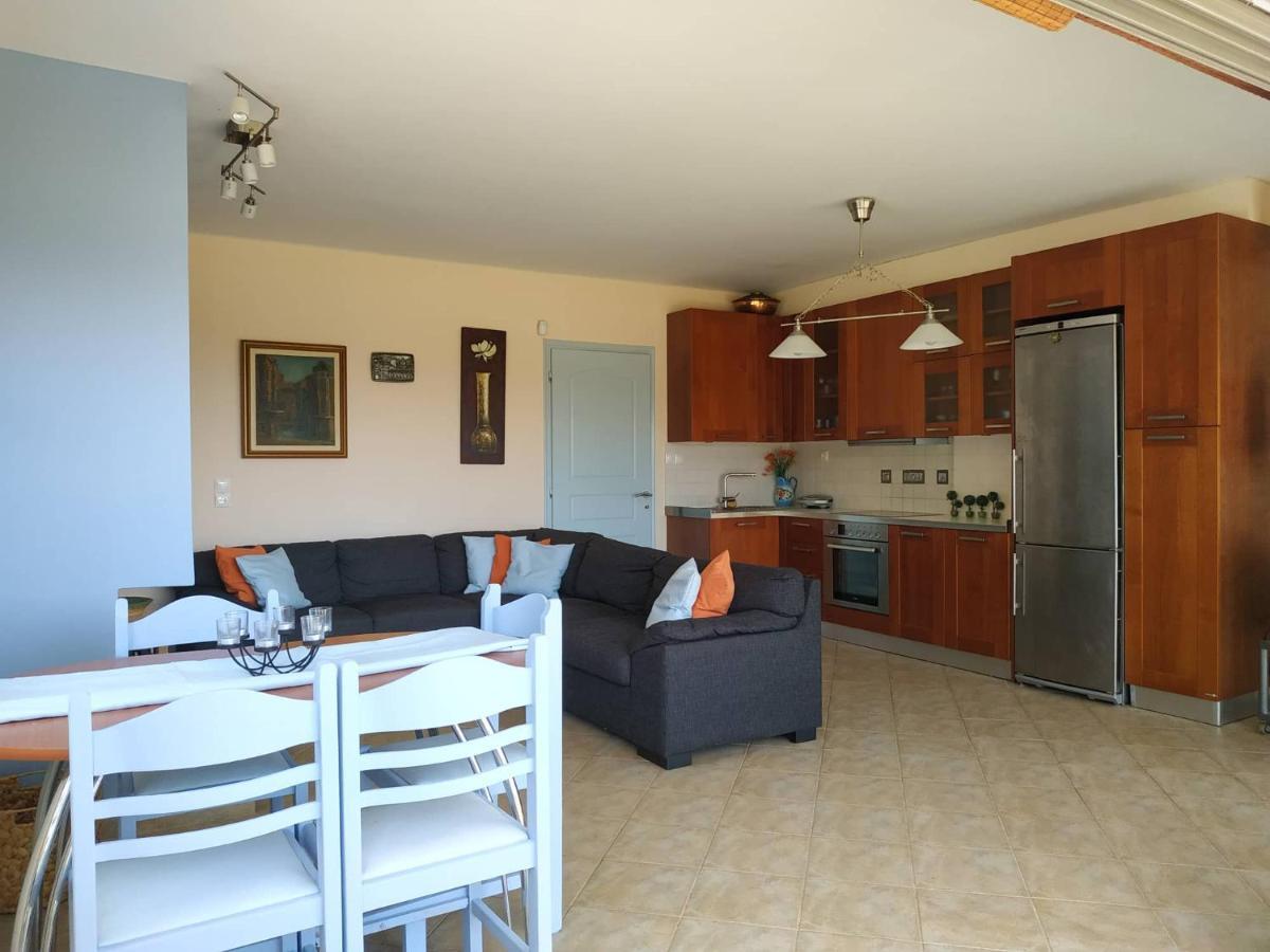 Beautiful House By The Sea,Loutraki Skaloma. Villa Exteriör bild